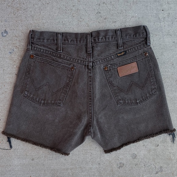 Vintage distressed Wranglers ❤️‍🔥 - Picture 1 of 3